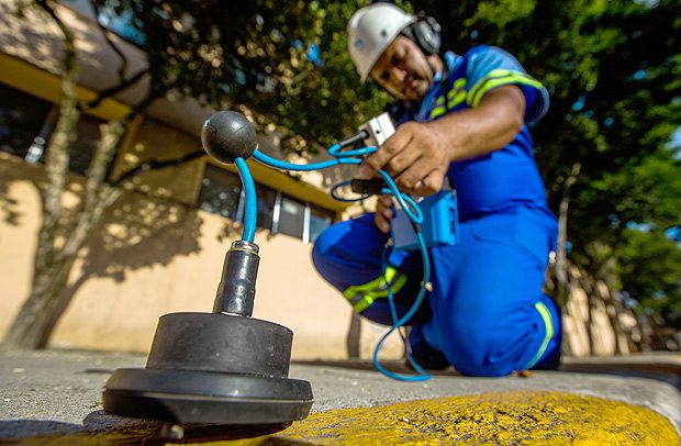 Encanador Em São Paulo 2 Encanador caça vazamento